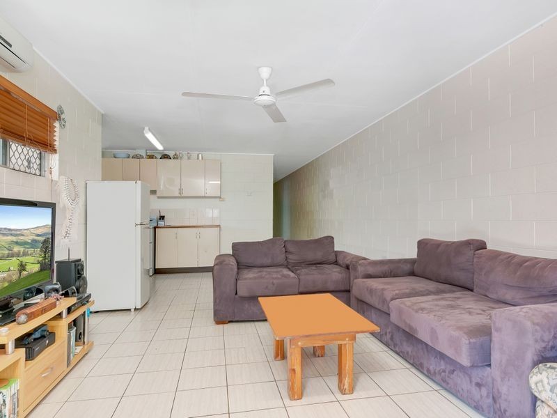 1 & 2/102 Dillon Street, Westcourt QLD 4870