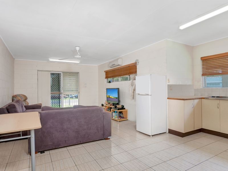 1 & 2/102 Dillon Street, Westcourt QLD 4870