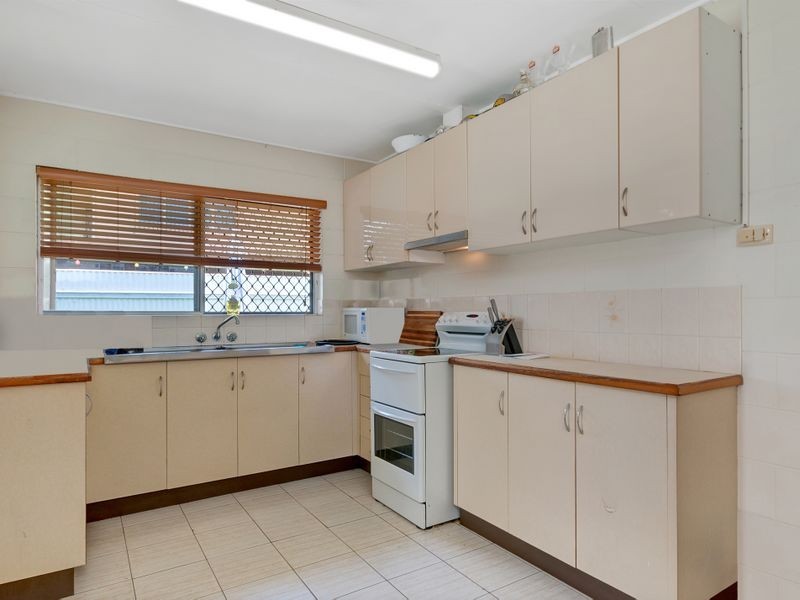 1 & 2/102 Dillon Street, Westcourt QLD 4870