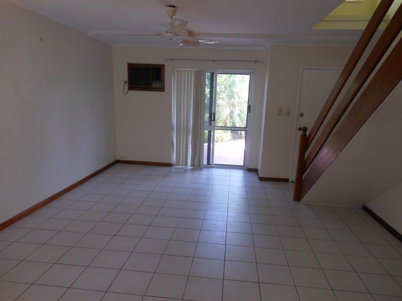 2/6 Palm Street, Holloways Beach QLD 4878