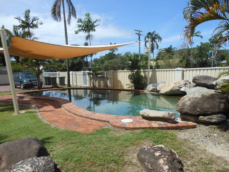 2/6 Palm Street, Holloways Beach QLD 4878