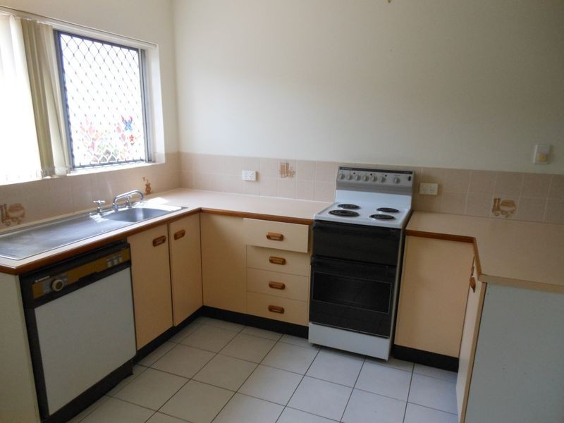 2/6 Palm Street, Holloways Beach QLD 4878