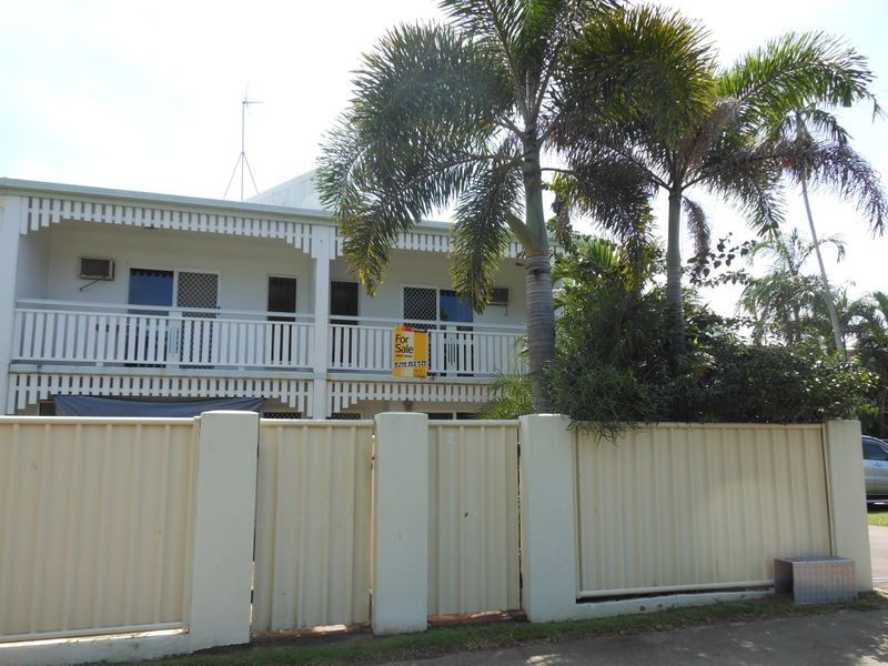 2/6 Palm Street, Holloways Beach QLD 4878