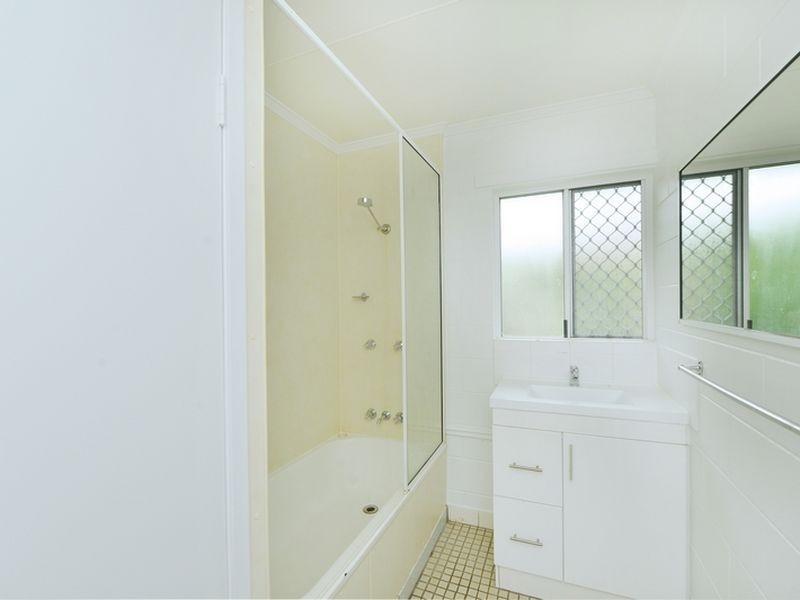 49 Enmore Street, Manoora QLD 4870