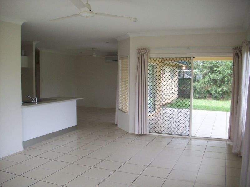 2 Norfolk Circuit (Springbrook), Redlynch QLD 4870