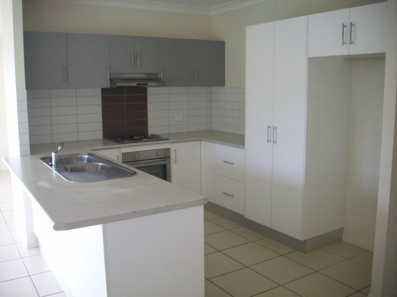 2 Norfolk Circuit (Springbrook), Redlynch QLD 4870