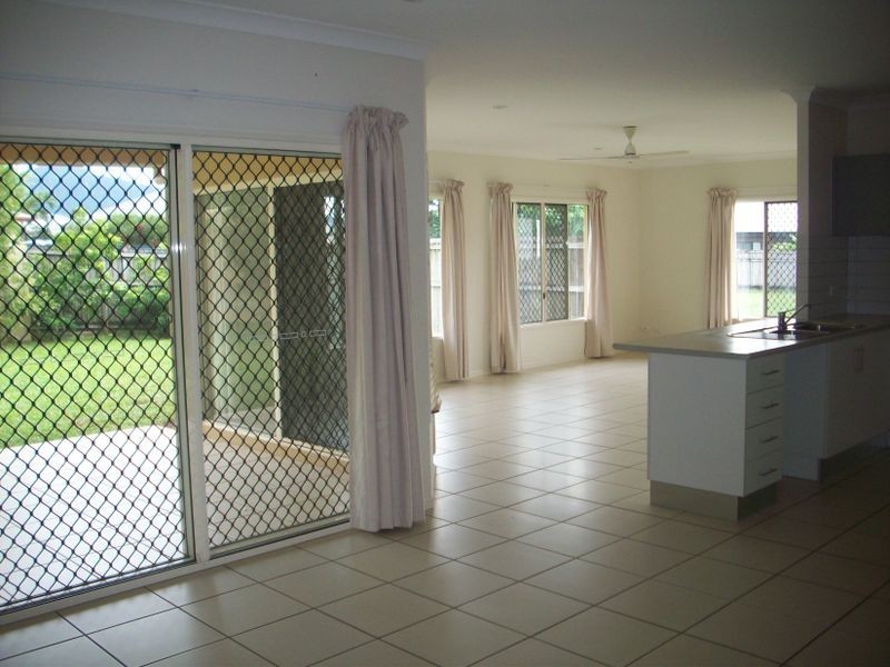 2 Norfolk Circuit (Springbrook), Redlynch QLD 4870