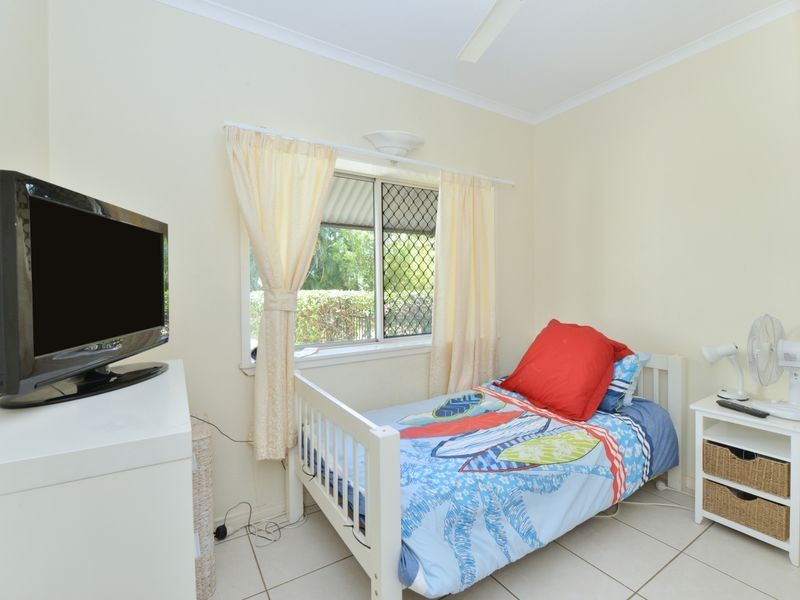 2/306 Pease Street, Edge Hill QLD 4870