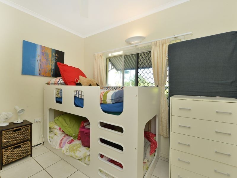 2/306 Pease Street, Edge Hill QLD 4870