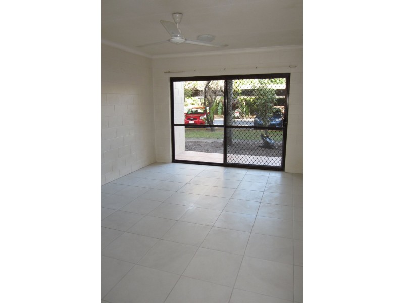 8/451 Severin Street, Manunda QLD 4870
