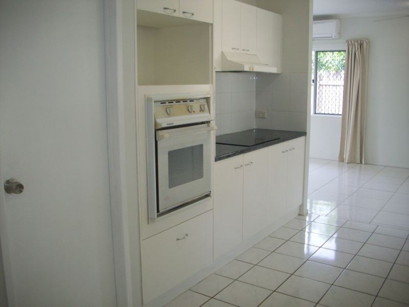 2 Jordan Close, Mooroobool QLD 4870