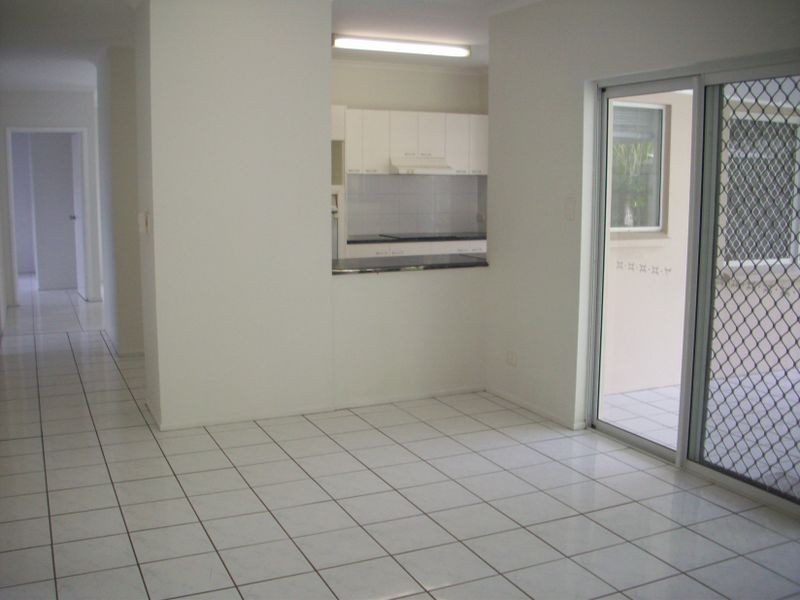 2 Jordan Close, Mooroobool QLD 4870