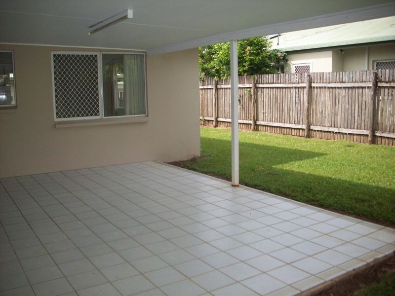 2 Jordan Close, Mooroobool QLD 4870