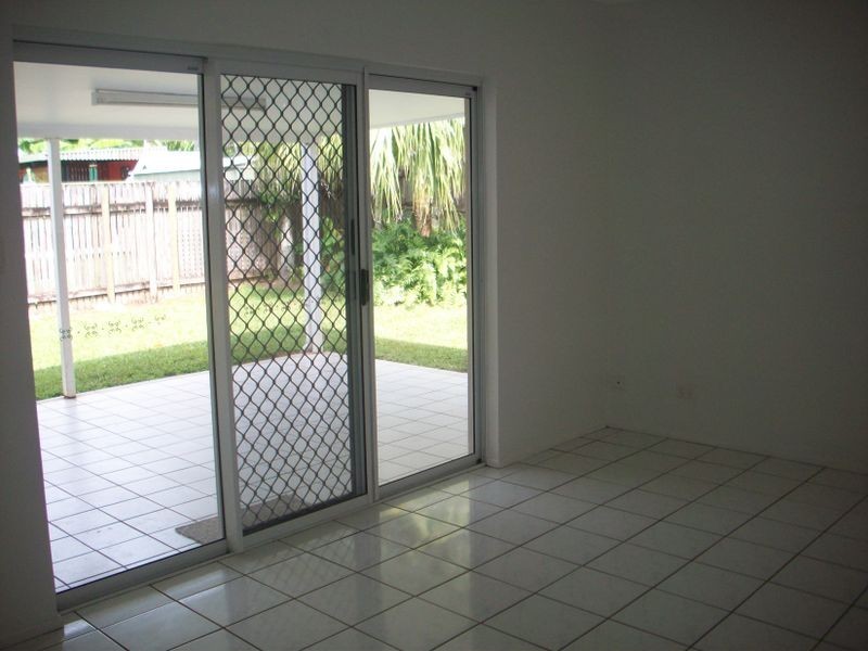 2 Jordan Close, Mooroobool QLD 4870