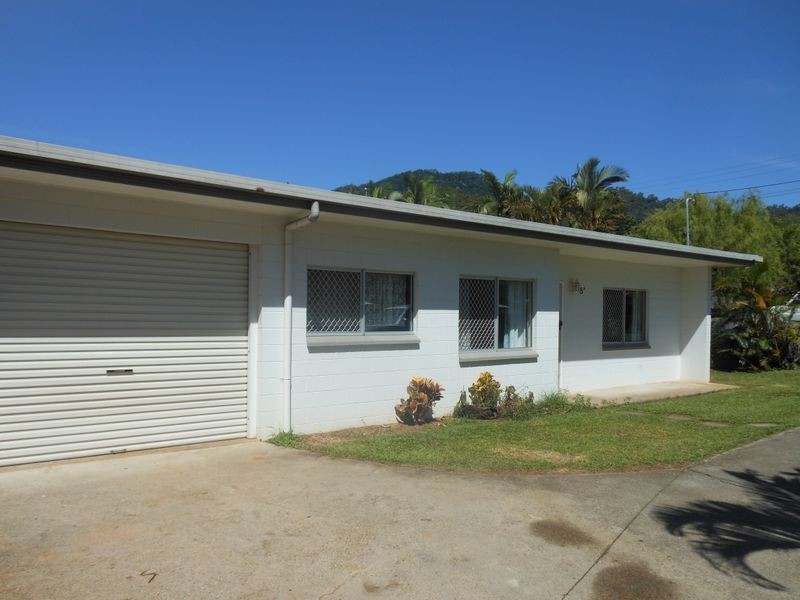 8A McManus Street, Whitfield QLD 4870