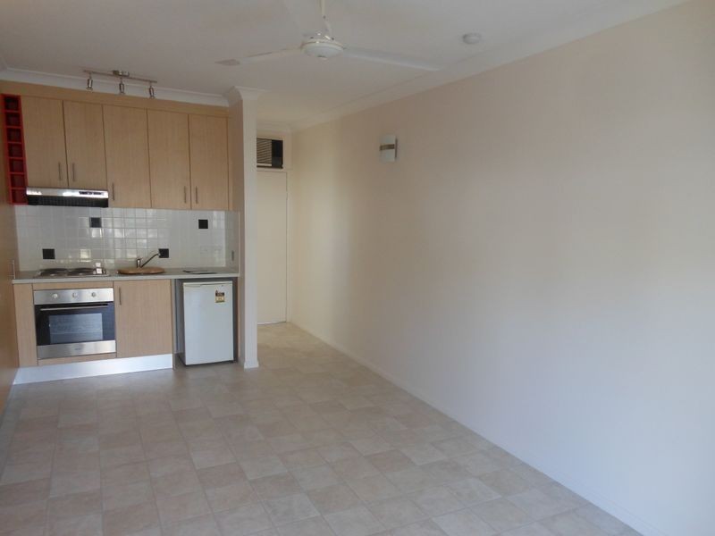 1/6 Springfield Crescent, Manoora QLD 4870