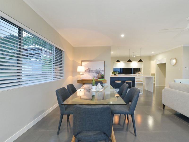 12 Sommerville Crescent, Whitfield QLD 4870
