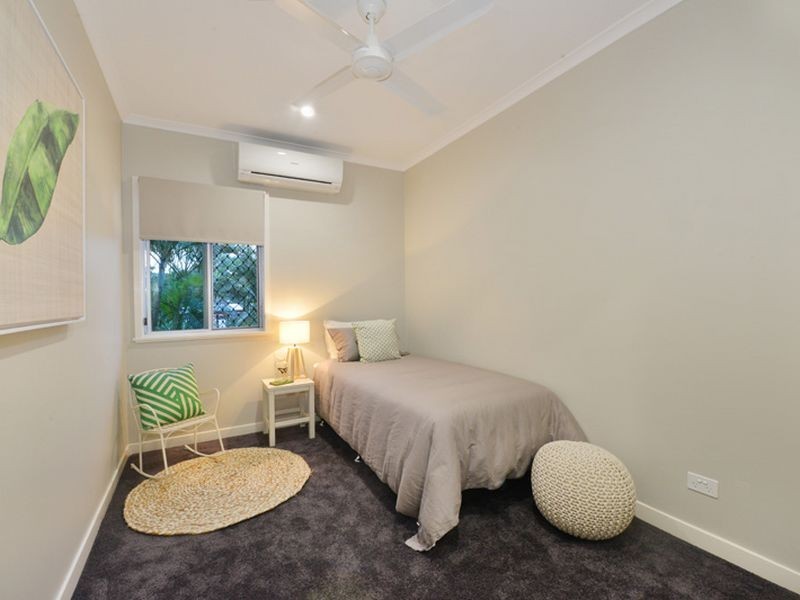 12 Sommerville Crescent, Whitfield QLD 4870