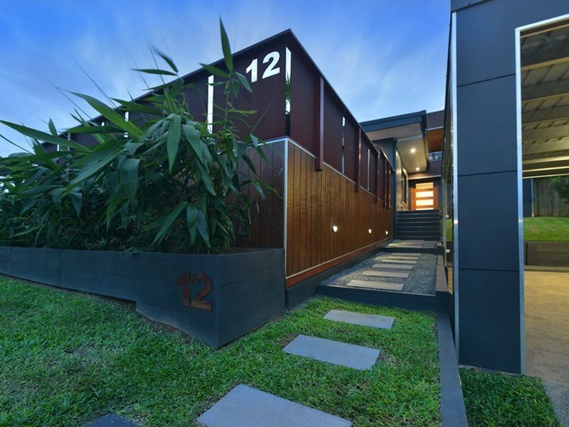 12 Sommerville Crescent, Whitfield QLD 4870