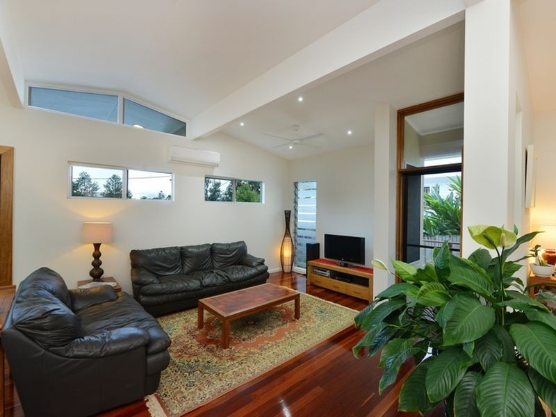 15 McHugh Crescent, Whitfield QLD 4870