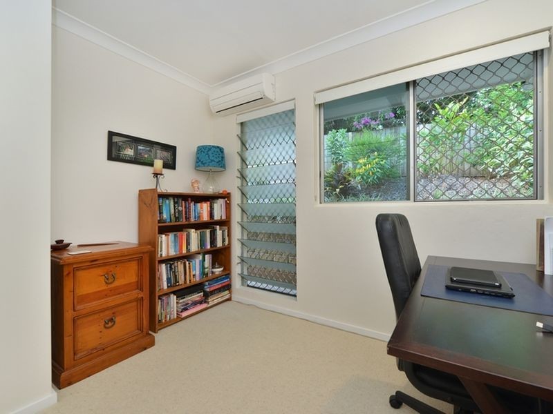 15 McHugh Crescent, Whitfield QLD 4870