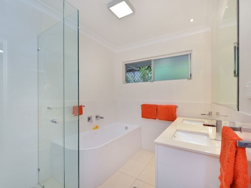 15 McHugh Crescent, Whitfield QLD 4870