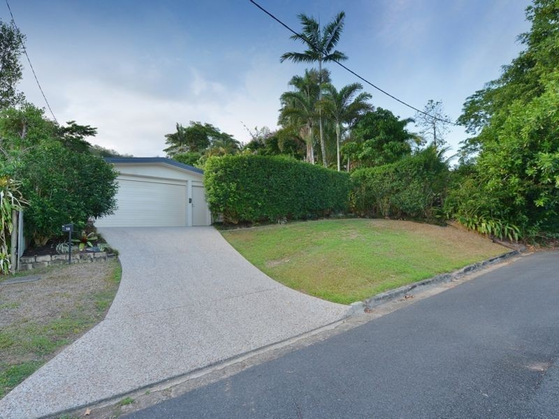 15 McHugh Crescent, Whitfield QLD 4870