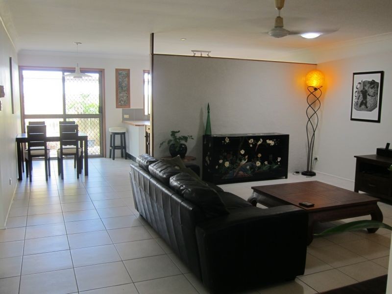 2/66 Wistaria, Holloways Beach QLD 4878