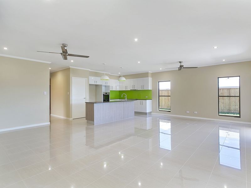 39 Springbrook Avenue, Redlynch QLD 4870