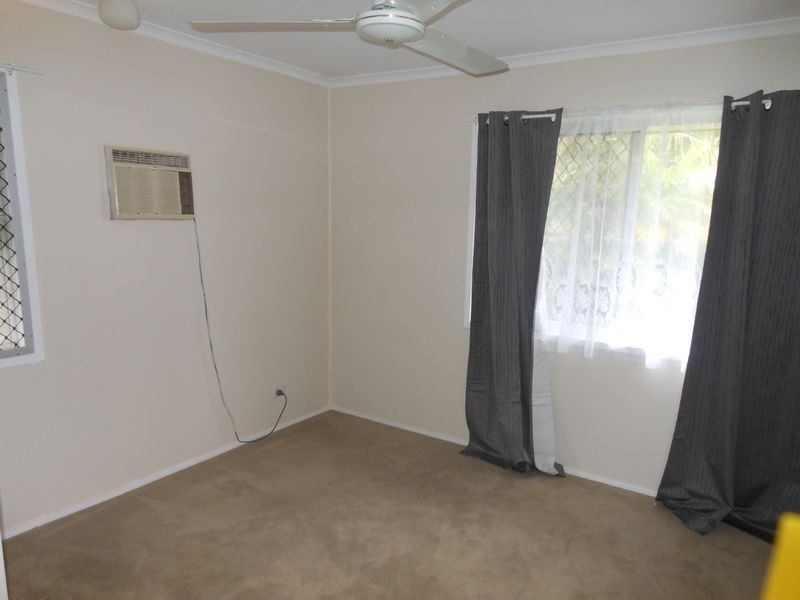 4 Marchant Street, Manoora QLD 4870