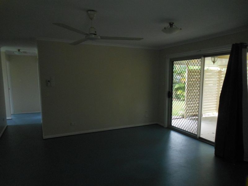 4 Marchant Street, Manoora QLD 4870