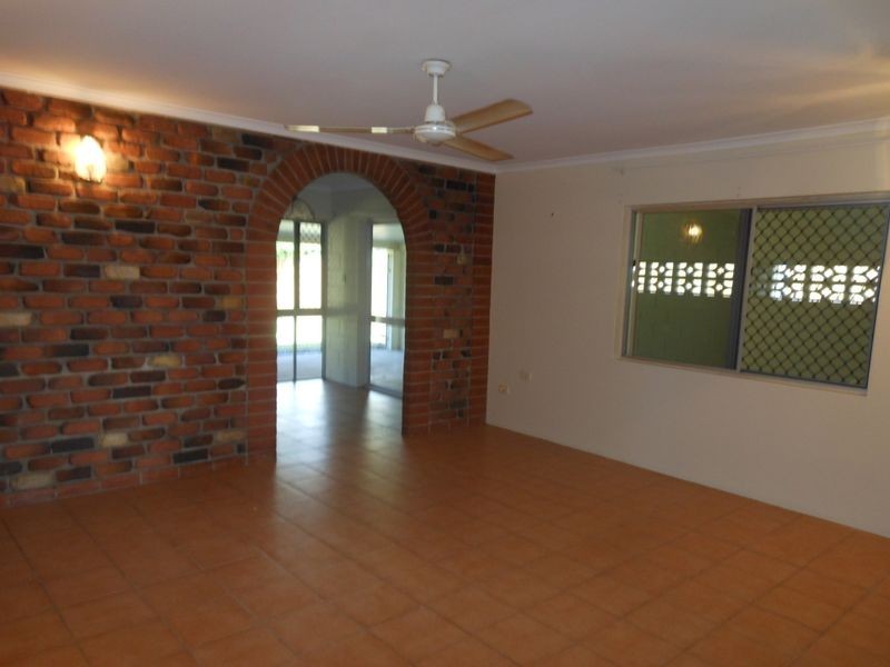 Manoora QLD 4870