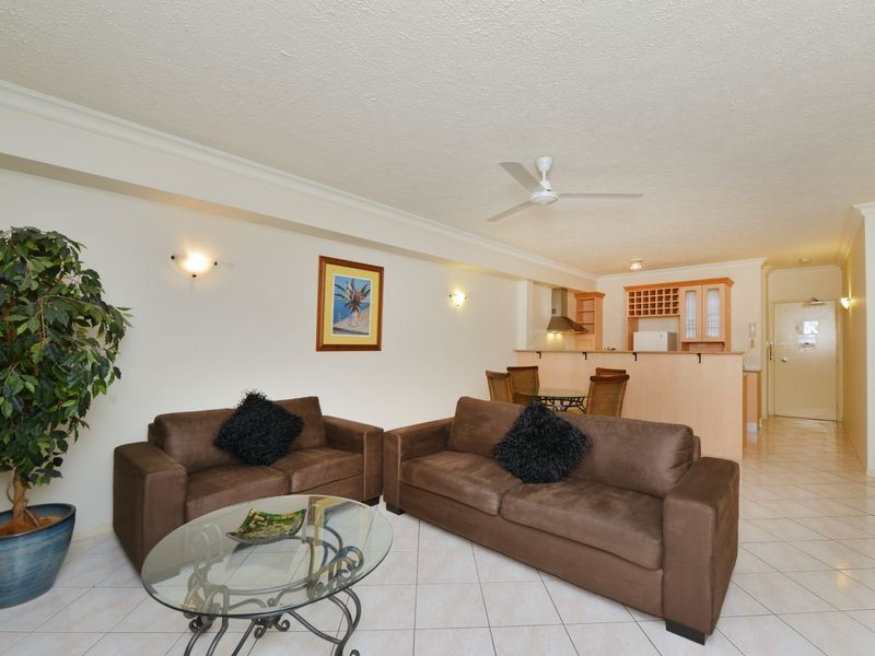 1401/2 Greenslopes Street, Cairns North QLD 4870