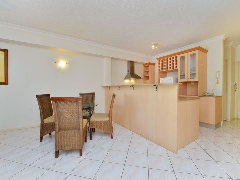 1401/2 Greenslopes Street, Cairns North QLD 4870