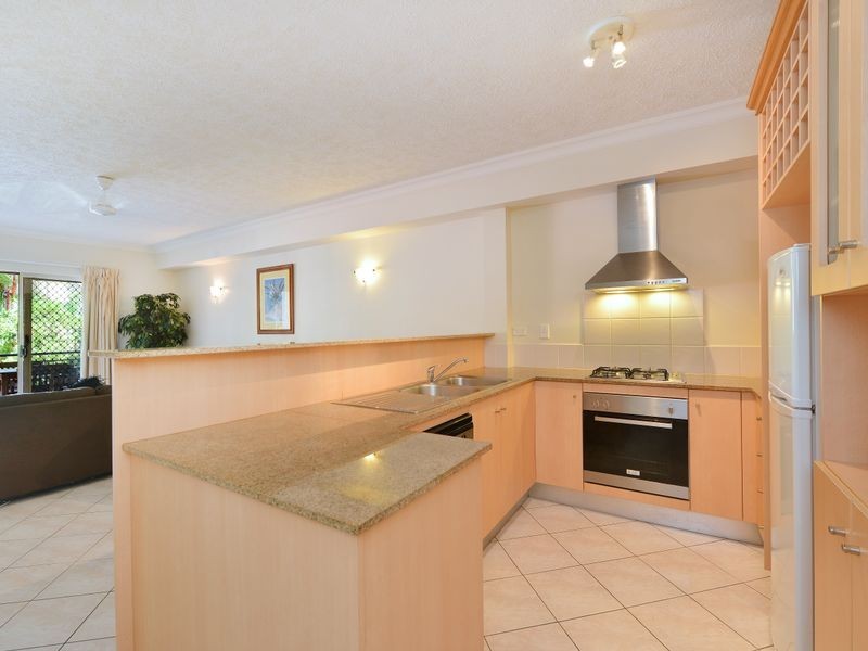 1401/2 Greenslopes Street, Cairns North QLD 4870