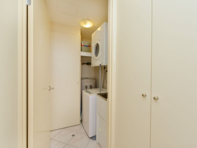 1401/2 Greenslopes Street, Cairns North QLD 4870