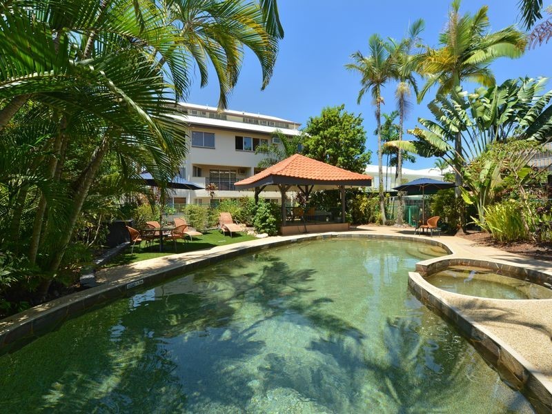 22/239 Lake Street, Cairns North QLD 4870