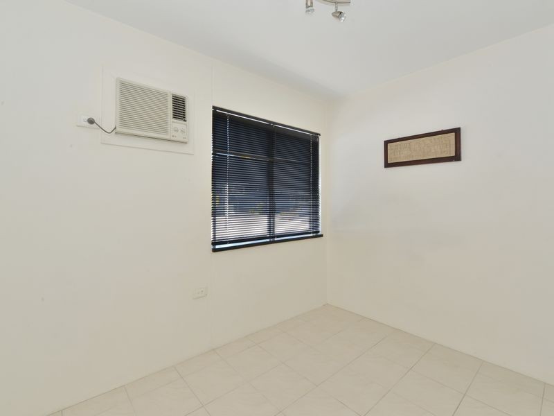22/239 Lake Street, Cairns North QLD 4870