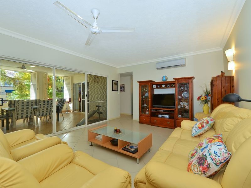408/2 Greenslopes Street, Cairns North QLD 4870