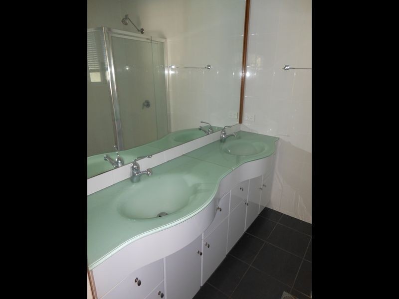 Aeroglen QLD 4870