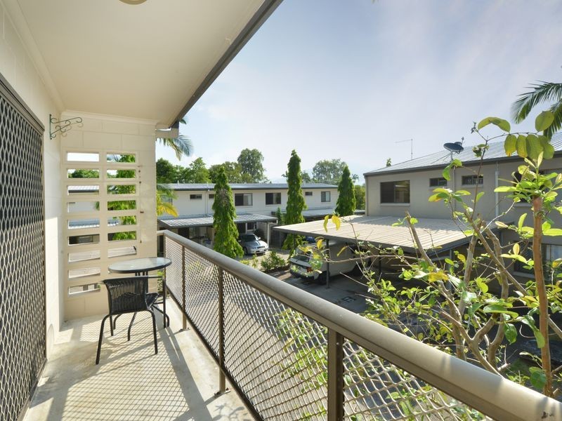 8/2 McPherson Close, Edge Hill QLD 4870