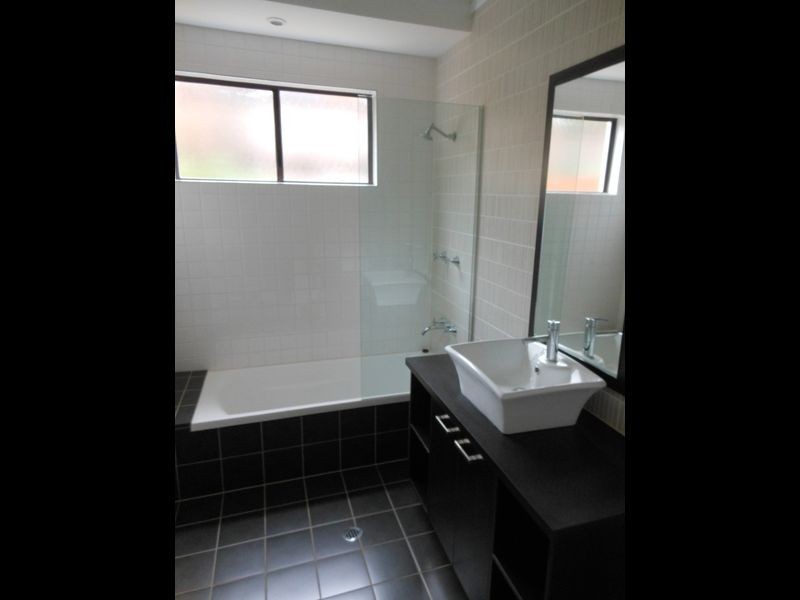 6 Curlewis Close, Brinsmead QLD 4870