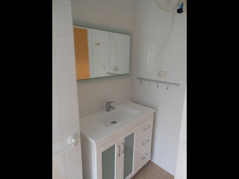 3/4 Ingham Court, Mooroobool QLD 4870