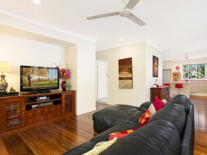 20 McHugh Crescent, Whitfield QLD 4870