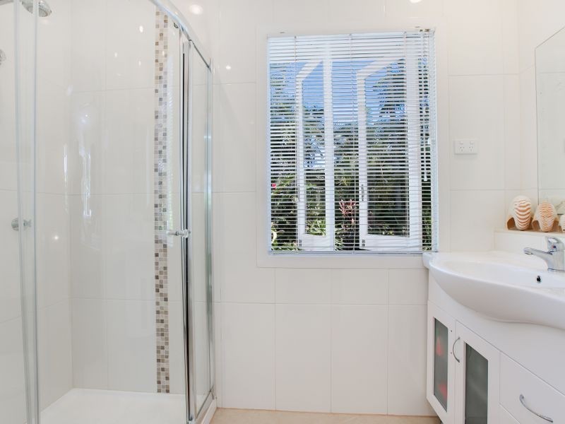 20 McHugh Crescent, Whitfield QLD 4870