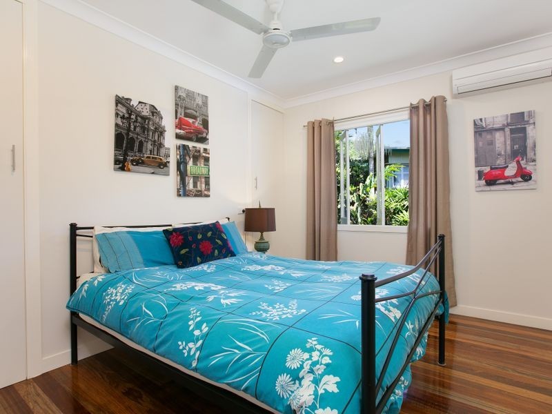 20 McHugh Crescent, Whitfield QLD 4870