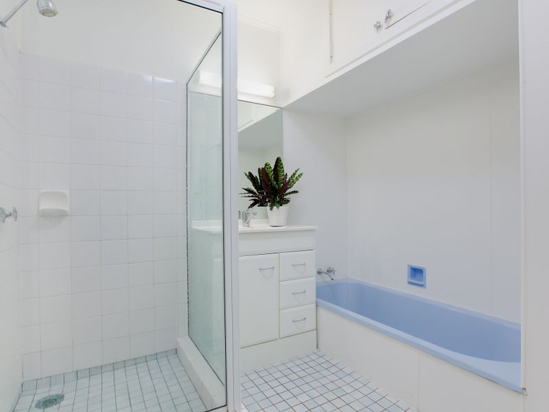 20 McHugh Crescent, Whitfield QLD 4870