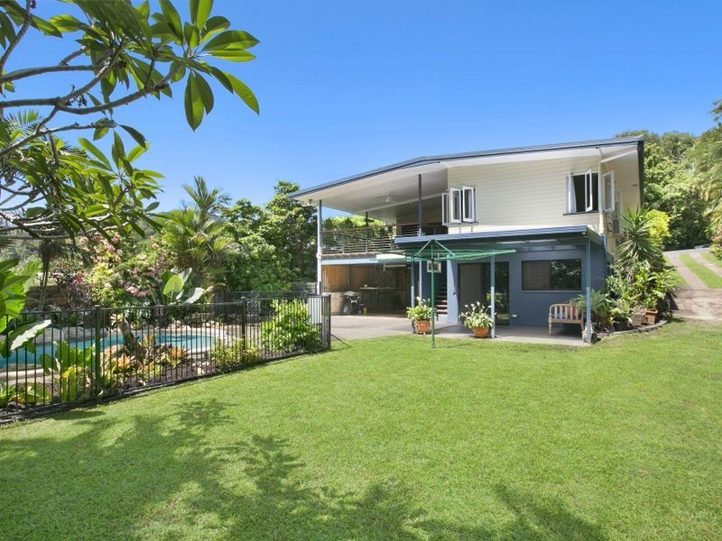 20 McHugh Crescent, Whitfield QLD 4870