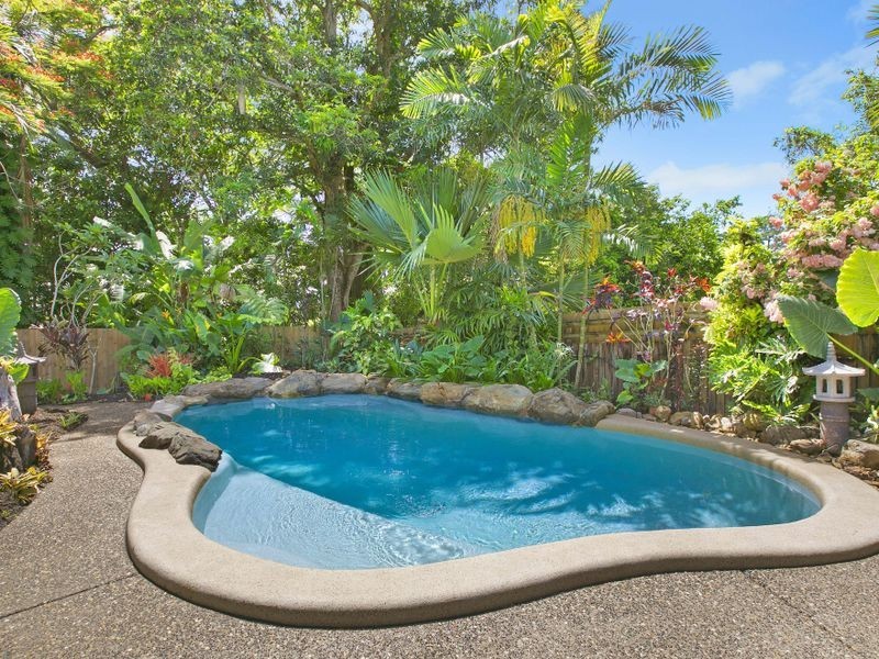 20 McHugh Crescent, Whitfield QLD 4870