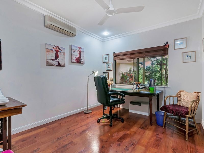 4 Argyle Close, Edge Hill QLD 4870